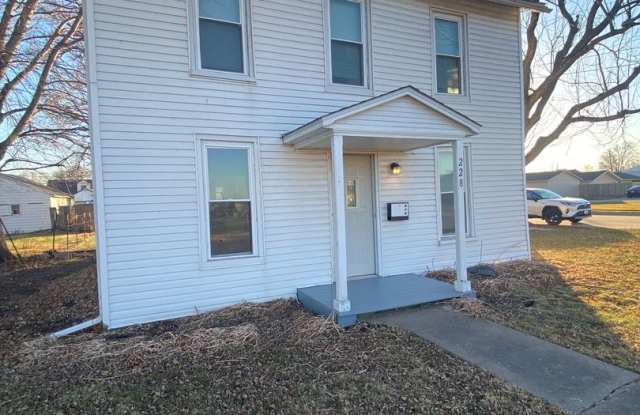 3 bedroom 1 bath house in Milan - 228 4th Avenue West, Milan, IL 61264