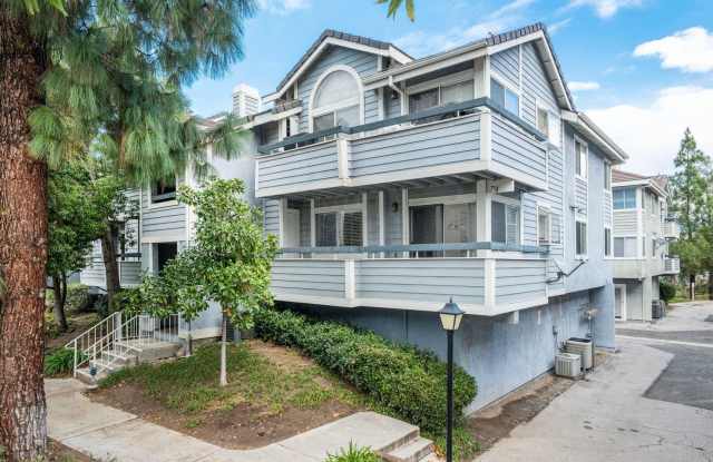 ADORABLE 3+2 CORNER UNIT  2-CAR GARAGE! - 26914 Rainbow Glen Drive, Santa Clarita, CA 91351