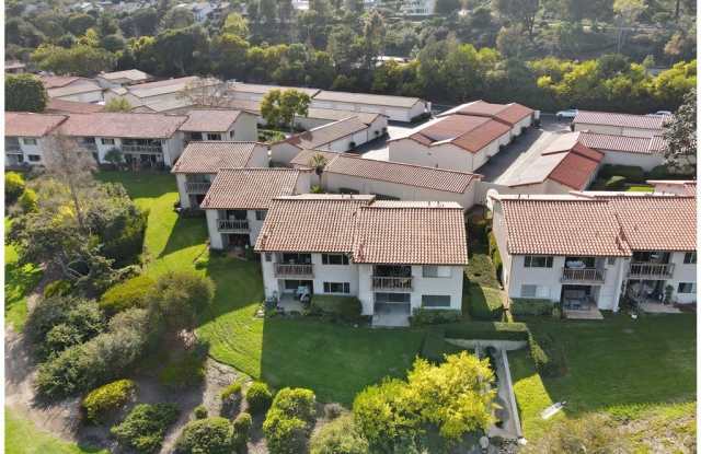 31402 W Nine photos photos