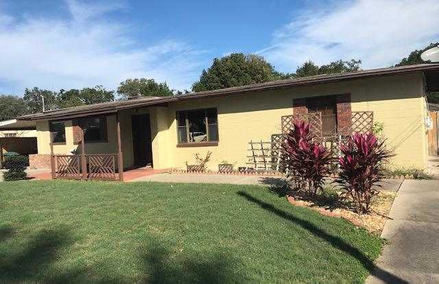 5747 CEDAR FOREST DR S Gallery 2