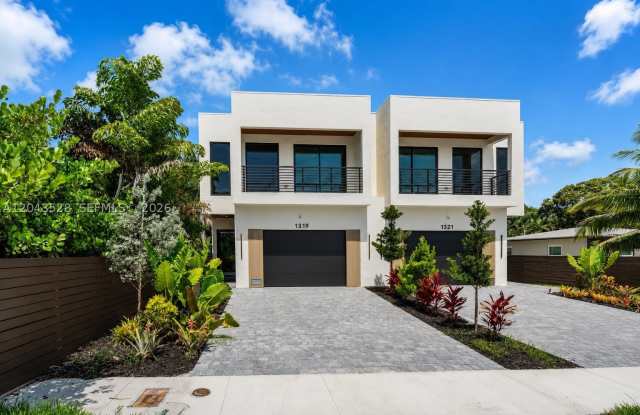 1337 NE 13th Ave photos photos