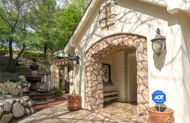 17219 Warrington Drive Gallery 3