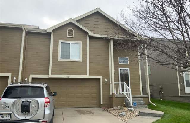 Beautiful 3 bed, 2 bath house at $2200 photos photos