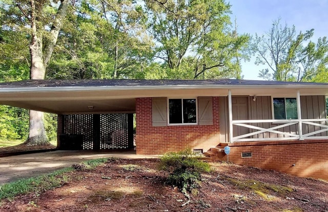 217 HILLANDALE DRIVE - 217 Hillandale Drive, Griffin, GA 30224