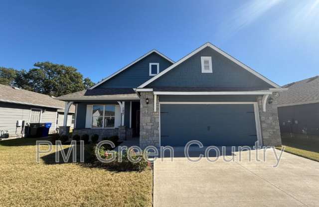 7427 S Walnut Ave - 7427 South Walnut Avenue, Broken Arrow, OK 74011