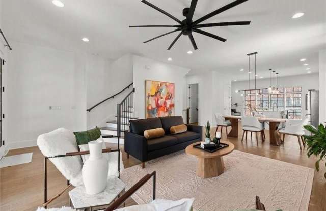 1910 Bay Line Lane NW Gallery 4