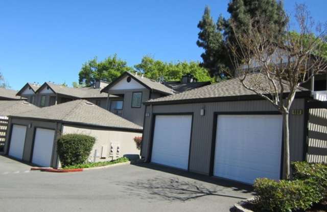 Beautiful Upstairs 1 bedroom Condo in Bay Point! Gallery 1