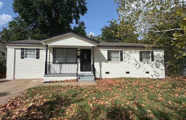 Section 8 Vouchers Friendly Spacious 5-Bedroom Home with Updated Kitchen & Large Deck – Gallery 1