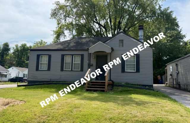 Inviting 3-Bedroom w/ Basement, Garage & Fenced Yard Gallery 3