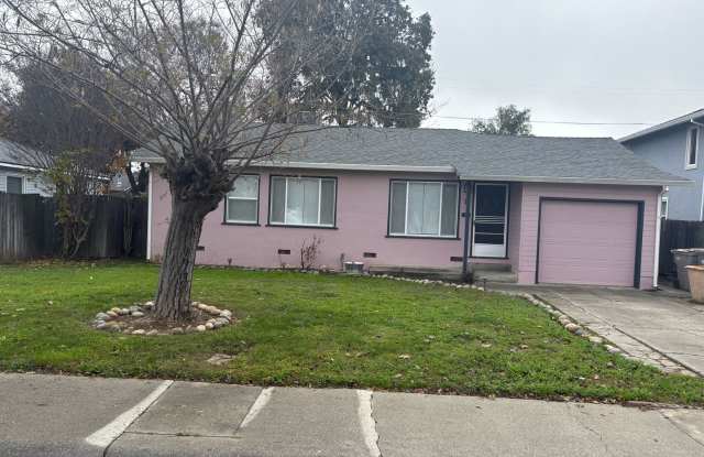 Charming 3 bedroom 2bath home available now! photos photos