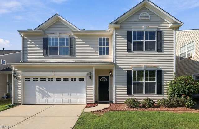5 bedroom 3 bath in Holly Springs Gallery 1