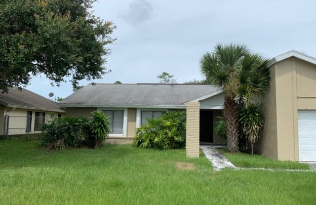 8 Trophy Ln - 8 Trophy Lane, Poinciana, FL 34759