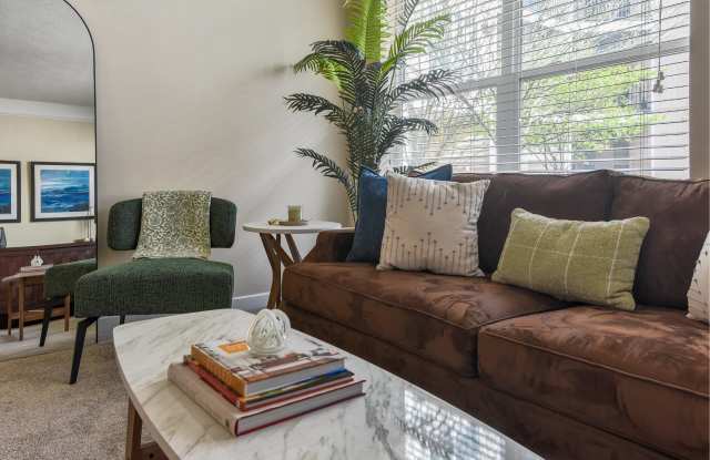 Kenyon Square Apartments Gallery 2