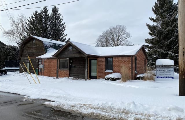905 West Oak Street - 905 West Oak Street, Zionsville, IN 46077