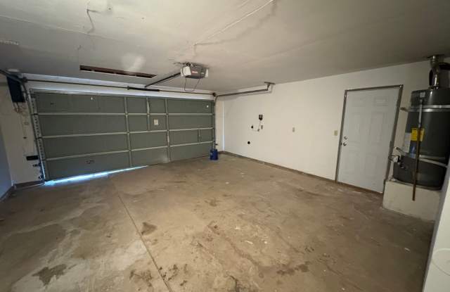 NW Visalia Home in Quiet Neighborhood for Rent Ready! Gallery 4