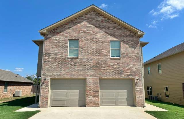 3 Bedroom 2.5 Bathroom Townhomes at Villa Rosa! Now offering 1/2 OFF FIRST FULL MONTHS RENT! photos photos