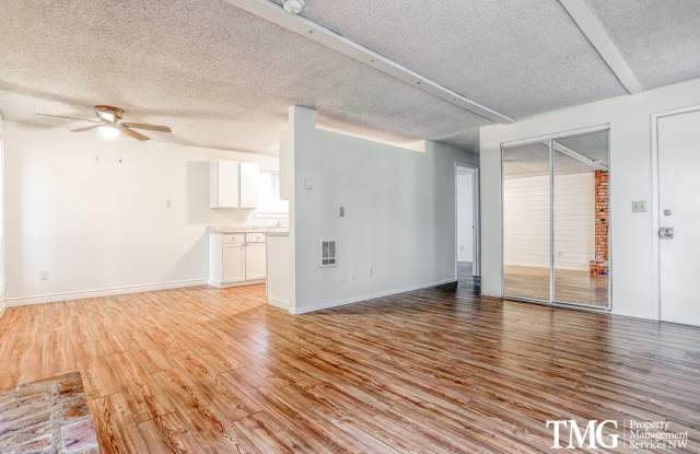 Willow Creek Apartments photos photos