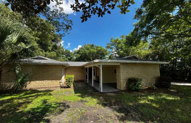2/2 Home in Silver Springs Shores photos photos