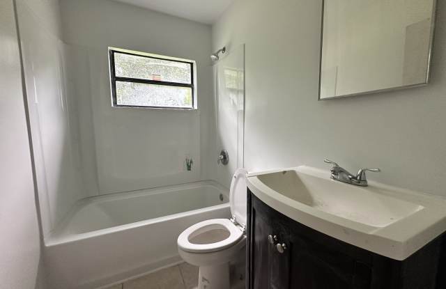 2107 Jackson Bluff Road Gallery 1