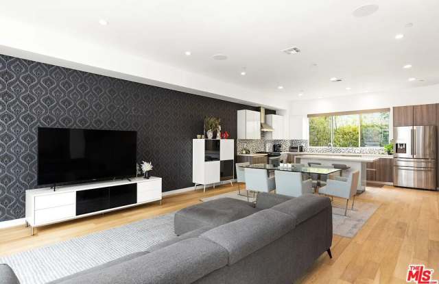 6728 W Hepburn Way Gallery 1