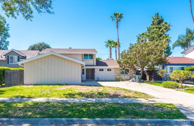 Completely renovated! Premium location 4 bedrooms/3 bathroom in Tustin ready to move in! photos photos
