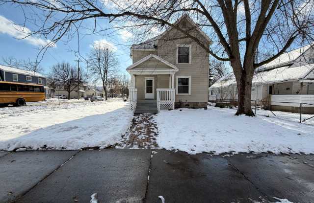 3 Bedroom Home on NW Side of Grand Rapids - 1100 Jackson Street Northwest, Grand Rapids, MI 49504