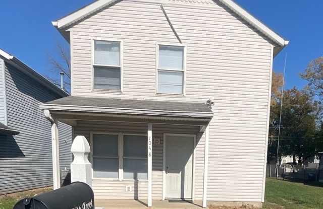 3 Bedroom, 1.5 Bathroom Single House Gallery 1