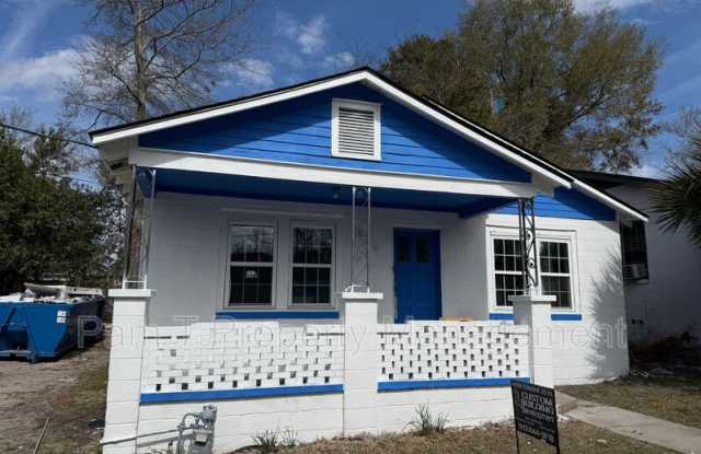 628 W 48th St photos photos