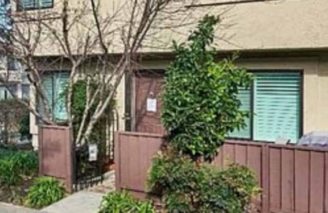 235 Kenbrook Circle Gallery 4