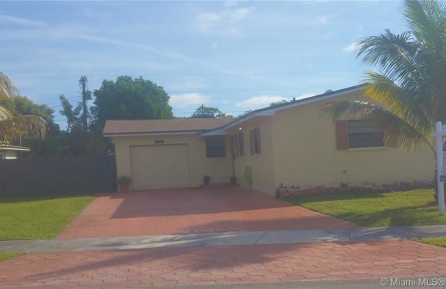 19703 NE 12th Pl - 19703 Northeast 12th Place, Ives Estates, FL 33179