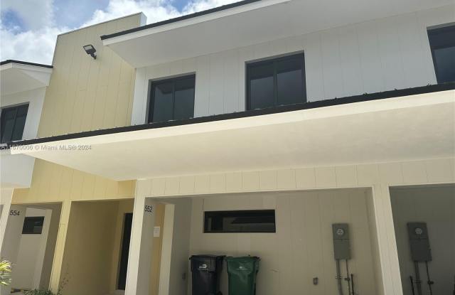 552 NW 7 st - 552 Northwest 7th Street, Florida City, FL 33034