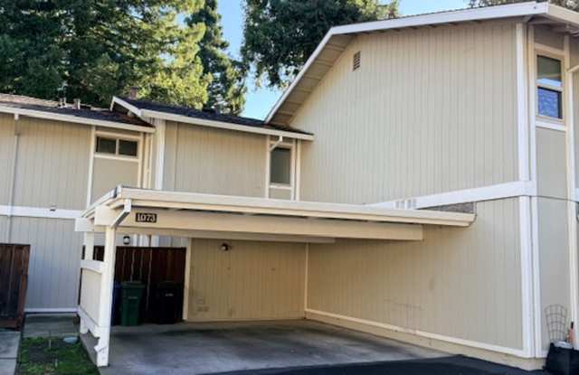 Charming 2BD/1.5BA Townhome in Westside Danville- Available NOW! - 1073 San Ramon Valley Boulevard, Danville, CA 94526