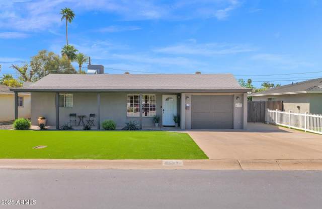 4137 E SELLS Drive photos photos