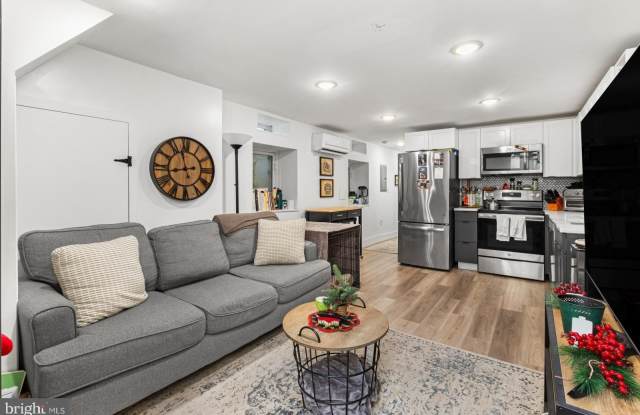 212 CATHARINE STREET - 212 Catharine Street, Philadelphia, PA 19147