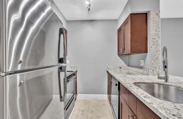 2811 N. Oakland Forest Dr.#205 Gallery 3