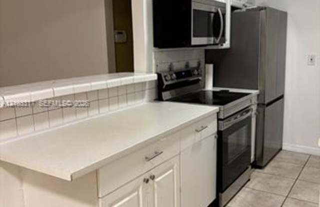 1758 NE 177th St # 0, North Miami Beach, FL 33162 Gallery 1