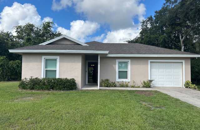 Beautiful 3/2 home in Deland Gallery 1