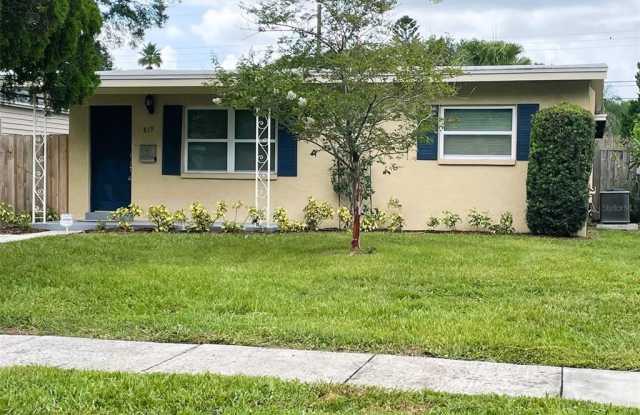 819 49TH AVENUE N - 819 49th Avenue North, St. Petersburg, FL 33703