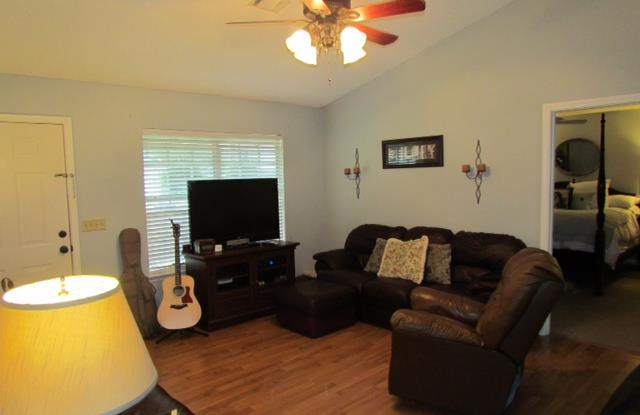 305 Mcqueen Cir Gallery 2