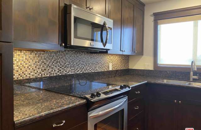 5000 Ave S Centinela - 5000 East Avenue S, Palmdale, CA 93552