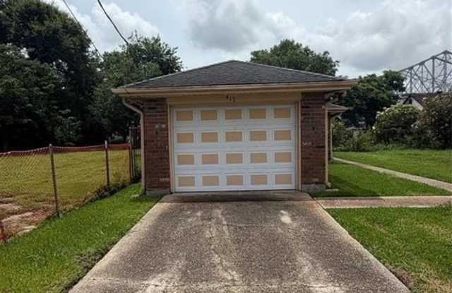417 DE ARMAS Drive Gallery 2