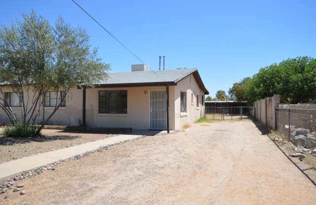 1150 N Santa Rosa Avenue photos photos