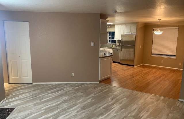 8653 Avondale Rd. NE Unit B104 Gallery 4