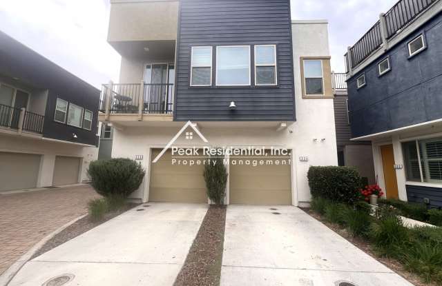 Beautifully Updated 1bd/1ba Land Park Area Condo with 1 Car Garage! photos photos