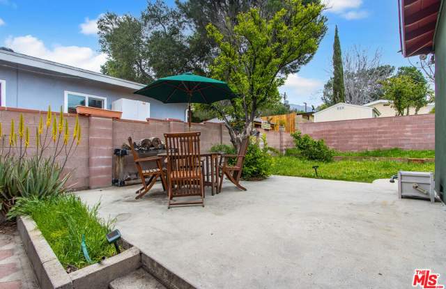 10706 Rhodesia Avenue photos photos