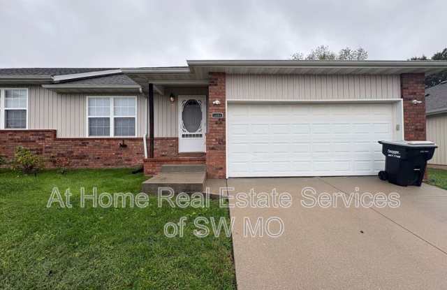 1534 E Kerr Gallery 1