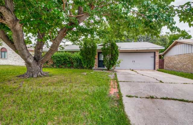 2115 Bowie Drive - 2115 Bowie Drive, Carrollton, TX 75006