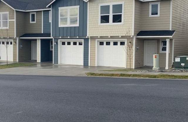 684 E Oregon Ave - 684 East Oregon Avenue, Hermiston, OR 97838
