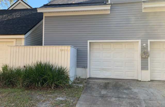 Studio Garage Apartment in Haile Village Center - 5022 Southwest 91st Drive, Alachua County, FL 32608