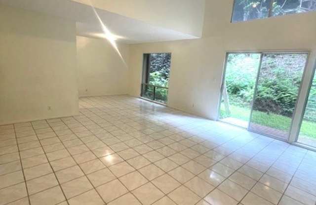 Beautiful 4 bed/ 2 bath/ 2 parking In Kaneohe photos photos